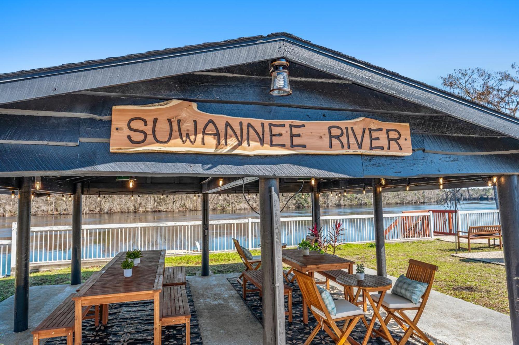Hotel Suwannee Gables à Old Town Extérieur photo