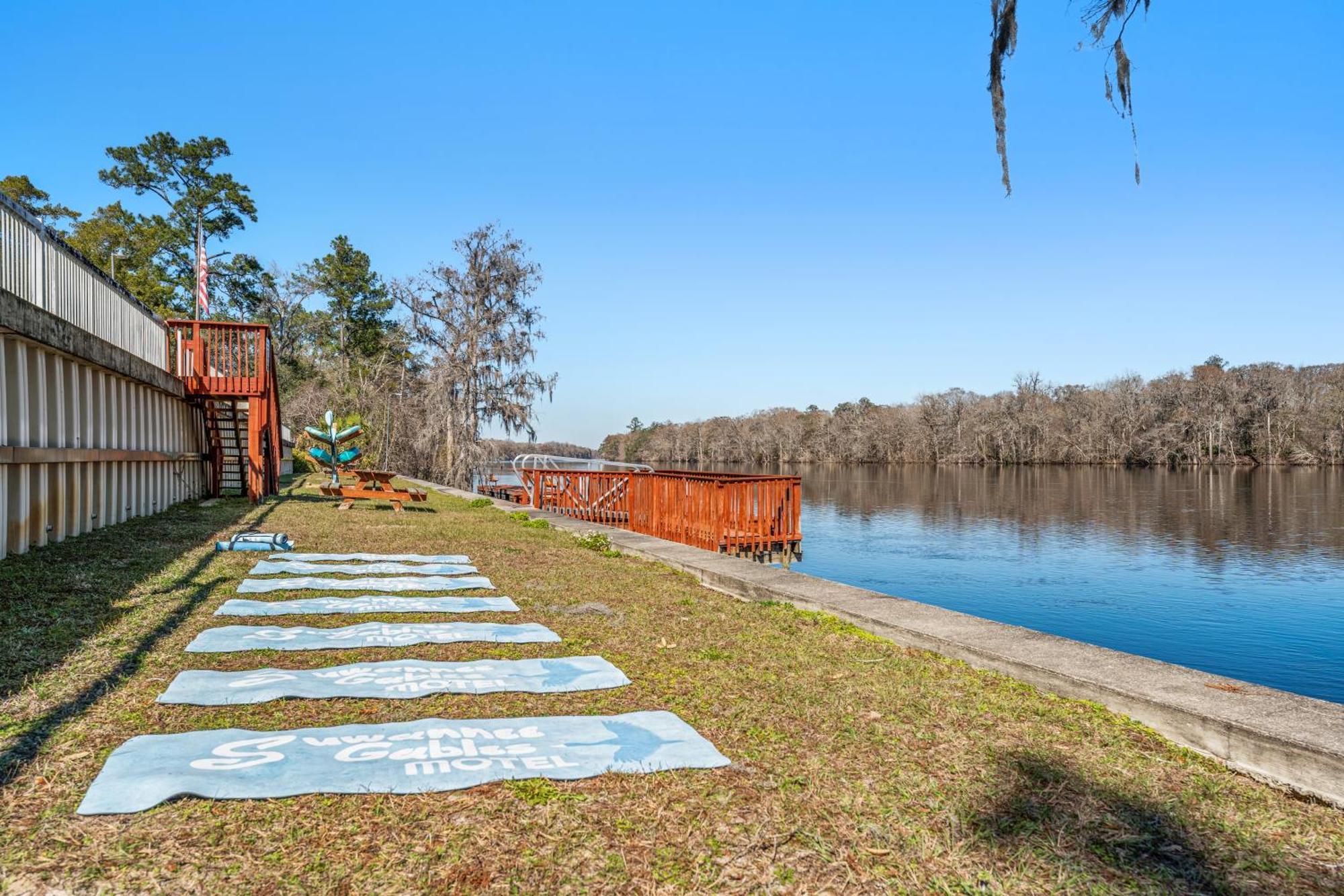 Hotel Suwannee Gables à Old Town Extérieur photo