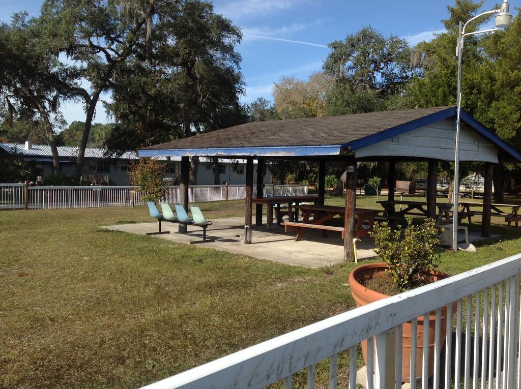 Hotel Suwannee Gables à Old Town Extérieur photo